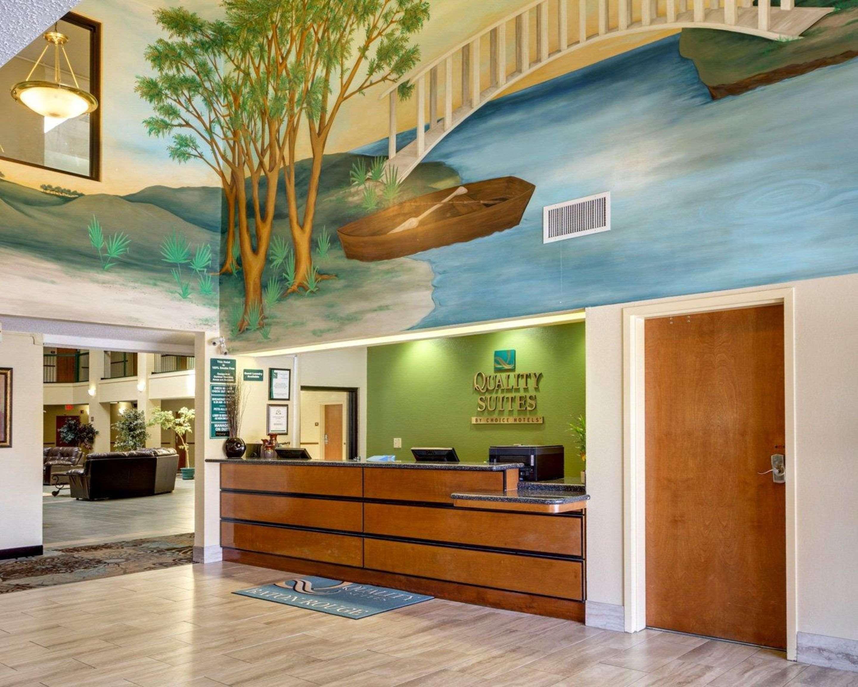 Quality Suites Baton Rouge East - Denham Springs Exterior photo