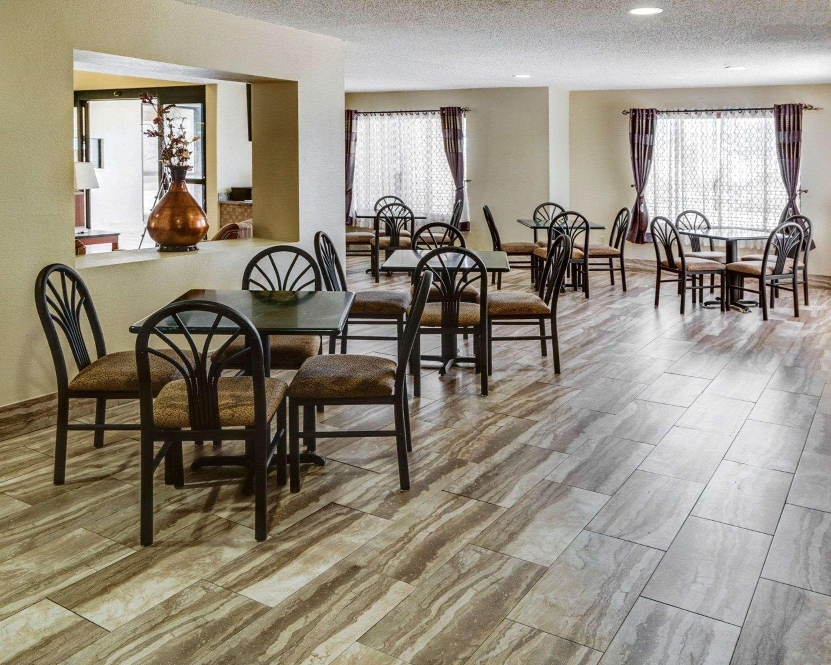 Quality Suites Baton Rouge East - Denham Springs Exterior photo