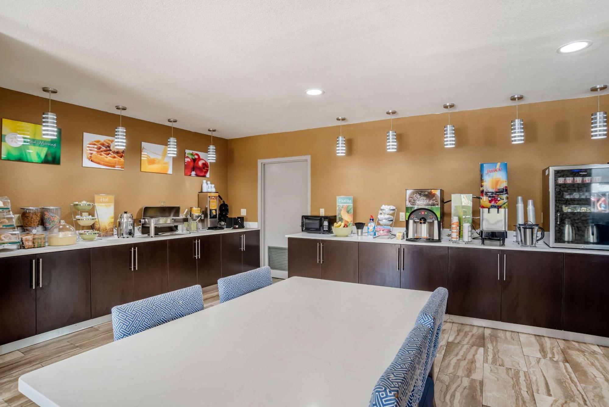 Quality Suites Baton Rouge East - Denham Springs Exterior photo